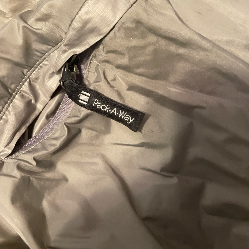 Tumi down vest. Men’s medium.